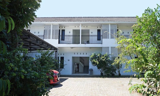 Blitar Hotel | 111 m² Hotel ∙ 3 guests