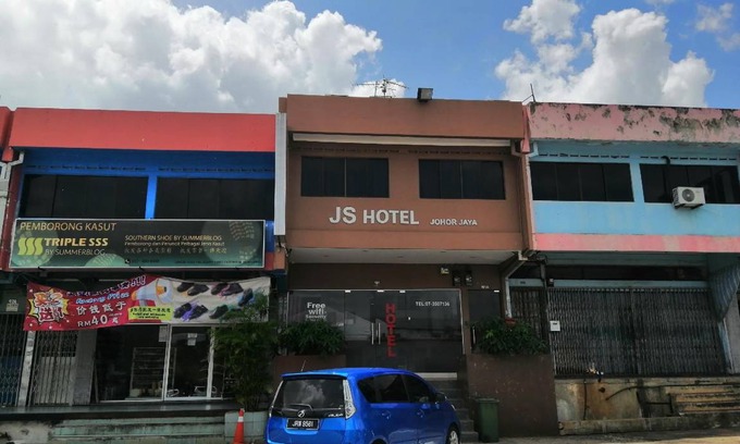 Taman Johor Jaya Hotel | 12 m² Hotel ∙ 127 guests