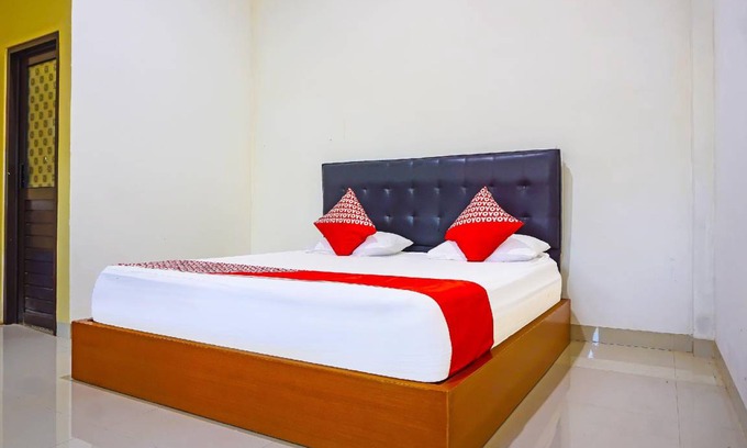 Makassar Hotel | 12 m² Hotel ∙ 10 guests