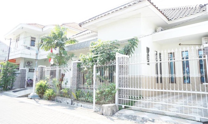 Mojokerto Hotel | 12 m² Hotel ∙ 2 guests
