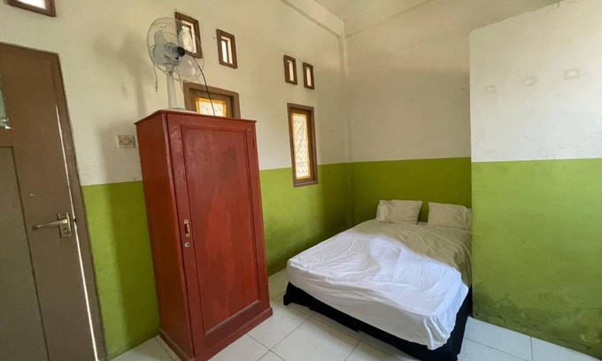 Paciran Hotel | 12 m² Hotel ∙ 3 guests