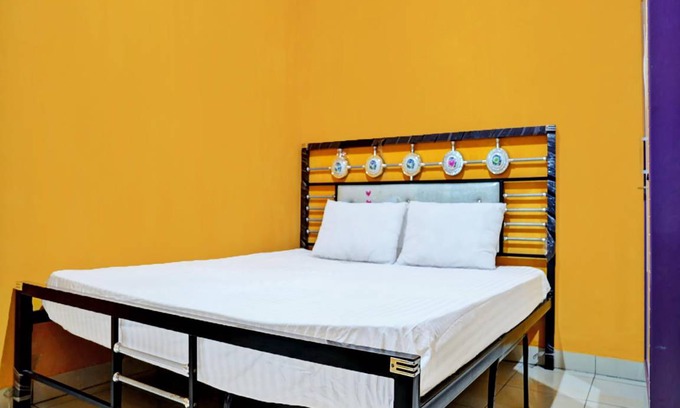 Sukabumi Hotel | 14 m² Hotel ∙ 3 guests