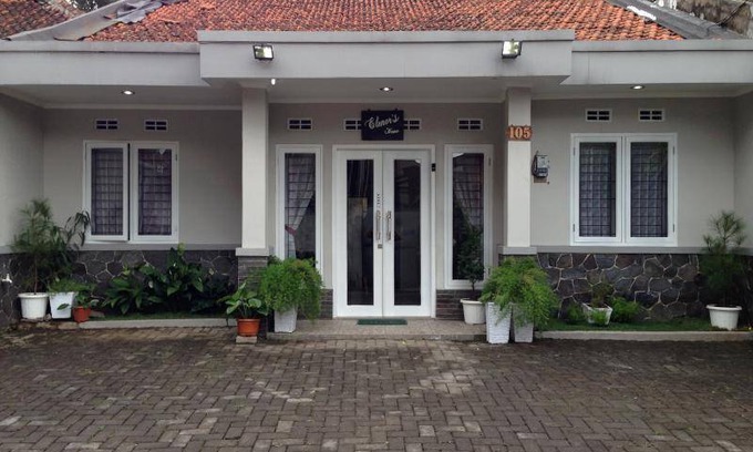 Sukajadi Bed & Breakfast | 15 m² Bed and breakfast ∙ 4 guests