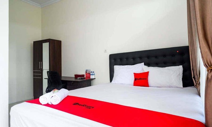 Depok Hotel | 15 m² Hotel ∙ 3 guests