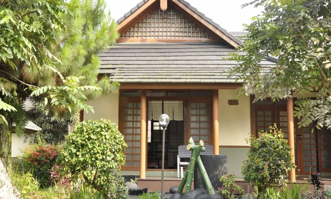 Sukaresmi Villa | 15 m² Villa ∙ 3 bedrooms ∙ 8 guests