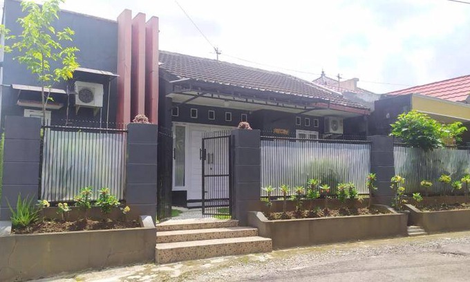 Purwokerto Bed & Breakfast | 155 m² Bed and breakfast ∙ 3 bedrooms ∙ 6 guests