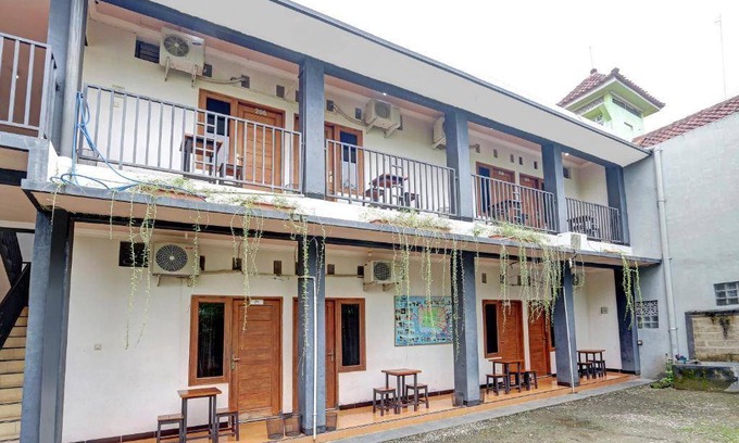 Kebumen Hotel | 16 m² Hotel ∙ 2 guests