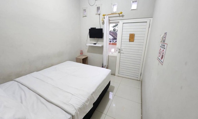 Nganjuk Hotel | 16 m² Hotel ∙ 2 guests