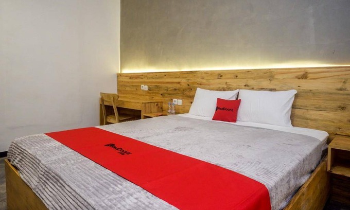 Klaten Hotel | 16 m² Hotel ∙ 2 guests