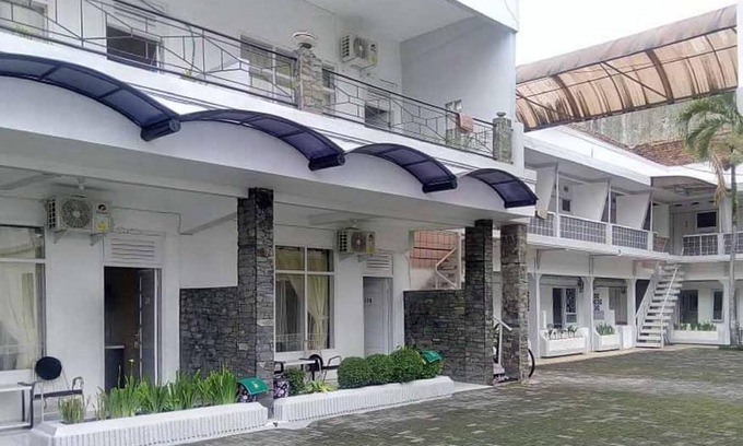 Tasikmalaya Hotel | 16 m² Hotel ∙ 3 guests