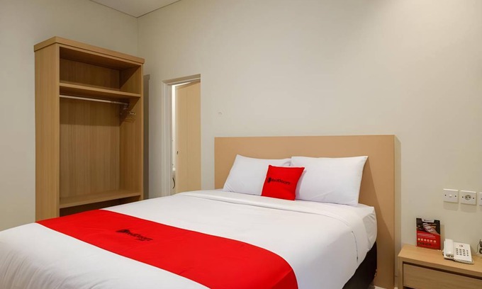 Semarang Hotel | 16 m² Hotel ∙ 7 bedrooms ∙ 10 guests
