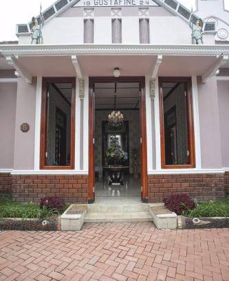 Klojen House | 16 m² House ∙ 4 bedrooms ∙ 9 guests