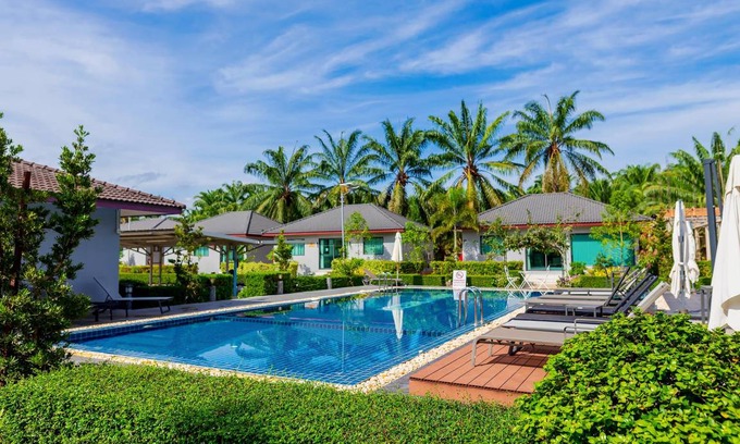 Tha Kham Resort | 165 m² Resort ∙ 3 bedrooms ∙ 8 guests