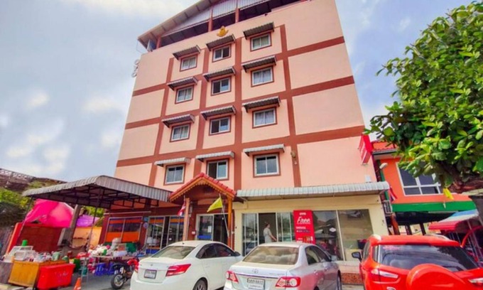 Rangsit Hotel | 18 m² Hotel ∙ 3 guests