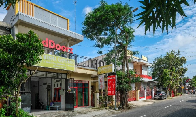 Kebumen Hotel | 18 m² Hotel ∙ 4 guests