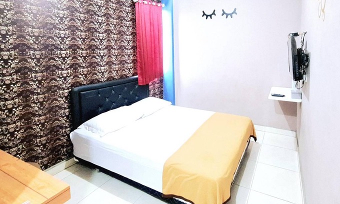 Blitar Hotel | 18 m² Hotel ∙ 4 guests