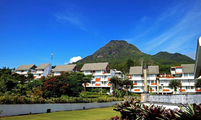 Ngaglik Hotel | 196 m² Hotel ∙ 3 bedrooms ∙ 127 guests
