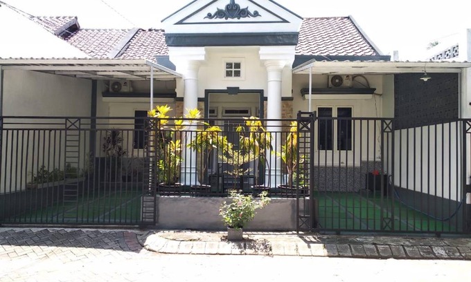 Jember Hotel | 20 m² Hotel ∙ 2 guests