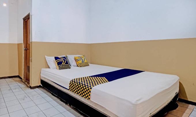 Ungaran Barat Hotel | 20 m² Hotel ∙ 3 guests