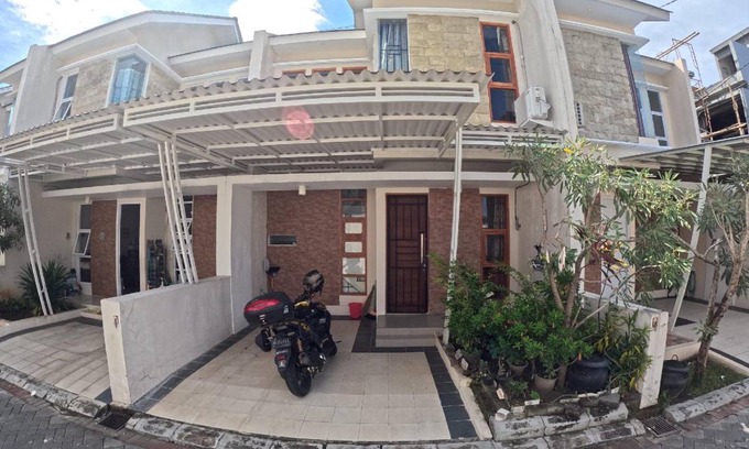 Central Yogyakarta House | 200 m² House ∙ 3 bedrooms ∙ 10 guests