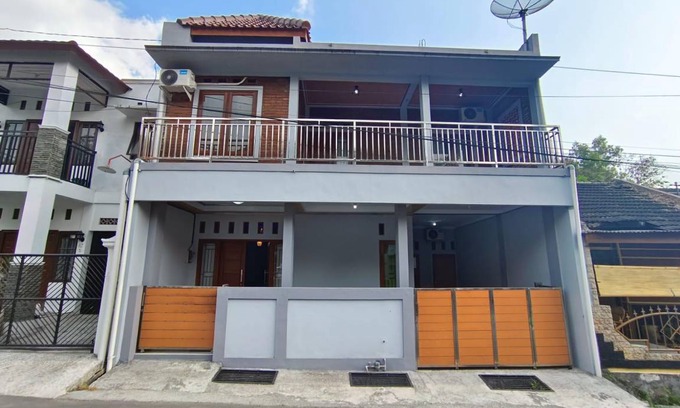 Balecatur House | 200 m² House ∙ 5 bedrooms ∙ 10 guests
