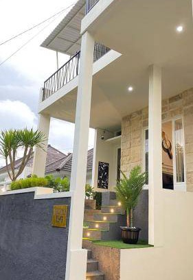 Sidomulyo Villa | 200 m² Villa ∙ 4 bedrooms ∙ 12 guests