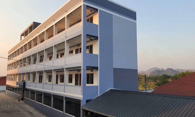 Lop Buri Hotel | 21 m² Motel ∙ 2 guests