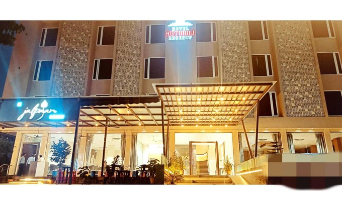 Dhule Hotel | 23 m² Hotel ∙ 3 guests