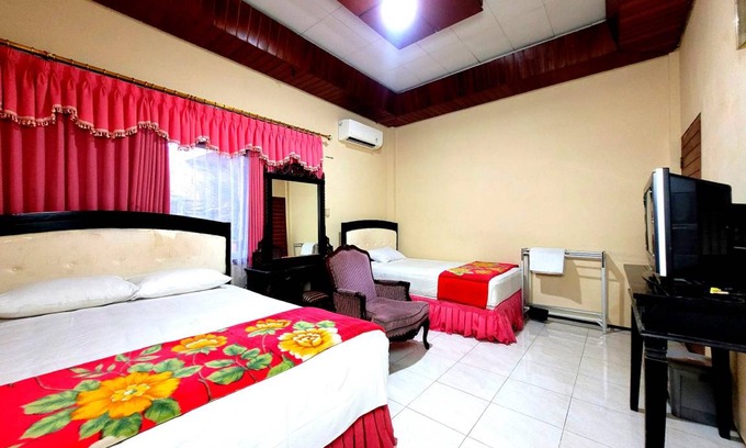 Ponorogo Hotel | 25 m² Hotel ∙ 3 guests