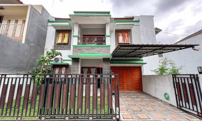 Catur Tunggal House | 250 m² House ∙ 4 bedrooms ∙ 12 guests