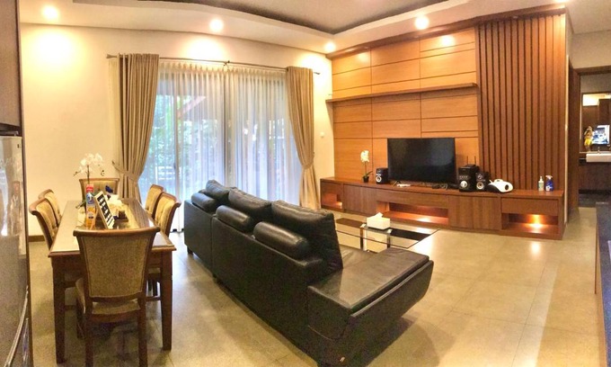 Ciawi Villa | 253 m² Villa ∙ 3 bedrooms ∙ 12 guests