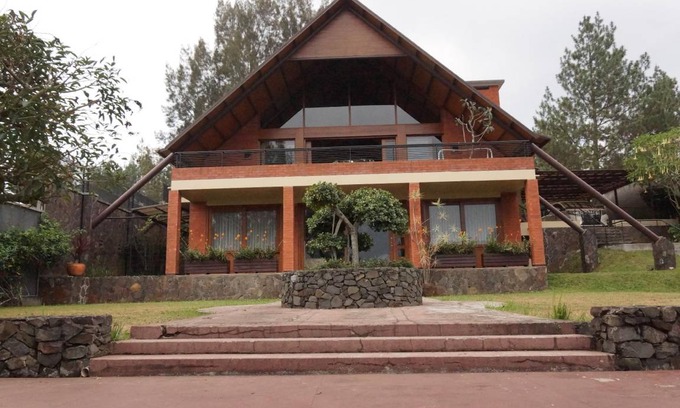 Parongpong Villa | 2598 m² Villa ∙ 4 bedrooms ∙ 30 guests