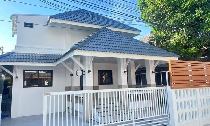 Saen Suk House | 260 m² House ∙ 4 bedrooms ∙ 12 guests