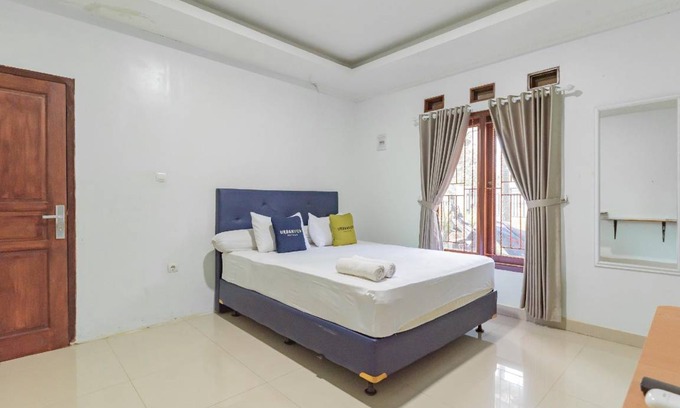 Megamendung Hotel | 28 m² Hotel ∙ 3 guests