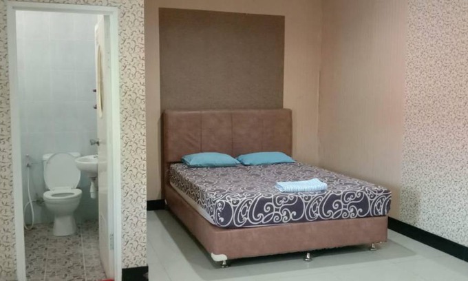 Ponorogo Hotel | 28 m² Hotel ∙ 8 guests