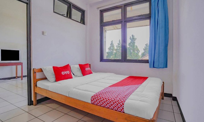 Cipanas Hotel | 30 m² Hotel ∙ 10 guests