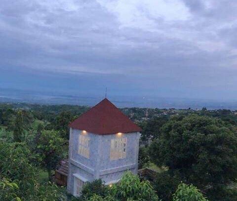 Tenjolaya House | 300 m² House ∙ 1 bedroom ∙ 16 guests