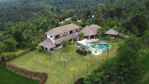 Kalibukbuk Villa | 300 m² Villa ∙ 5 bedrooms ∙ 10 guests