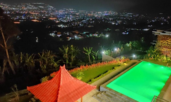 Cibodas Villa | 3000 m² Villa ∙ 4 bedrooms ∙ 25 guests