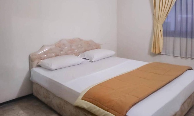 Cipanas Bed & Breakfast | 32 m² Bed and breakfast ∙ 4 guests