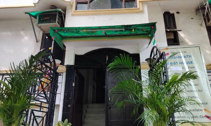 Sushant Lok Phase 1 Hotel | 32 m² Hotel ∙ 2 guests