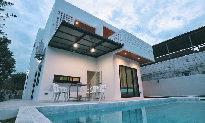 Ang Sila House | 320 m² House ∙ 3 bedrooms ∙ 8 guests