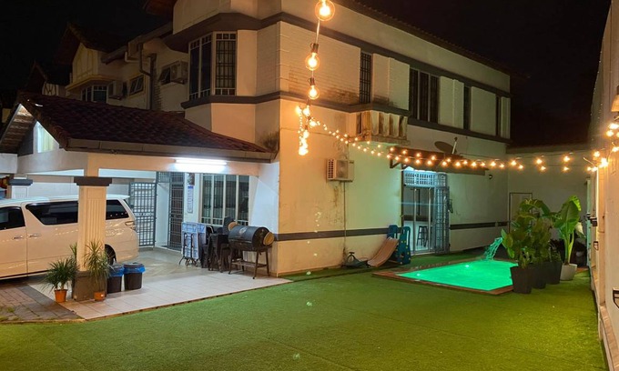 Johor Bahru House | 320 m² House ∙ 5 bedrooms ∙ 20 guests