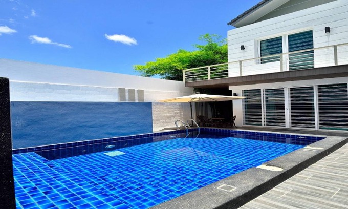 George Town Villa | 347 m² Villa ∙ 4 bedrooms ∙ 10 guests
