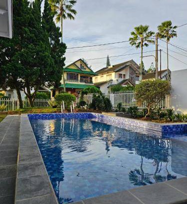 Cipanas Villa | 358 m² Villa ∙ 3 bedrooms ∙ 12 guests