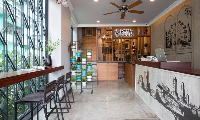 Bang Lamphu Lang Hostel | 40 m² Hostel ∙ 2 bedrooms ∙ 127 guests
