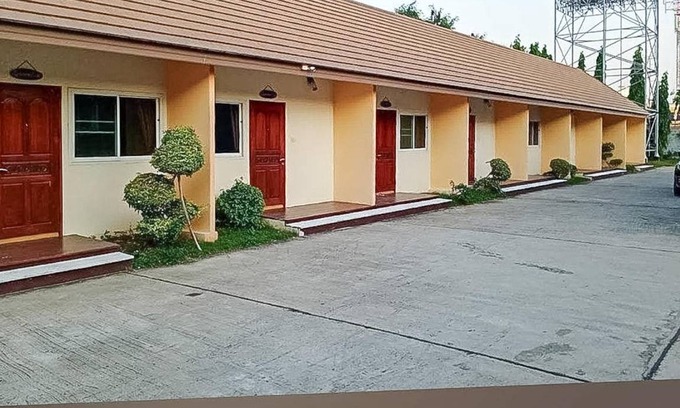 Uthai Thani Hotel | 40 m² Hotel ∙ 4 guests