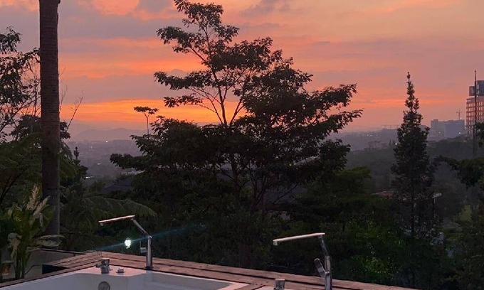 Bandung Villa | 400 m² Villa ∙ 3 bedrooms ∙ 15 guests
