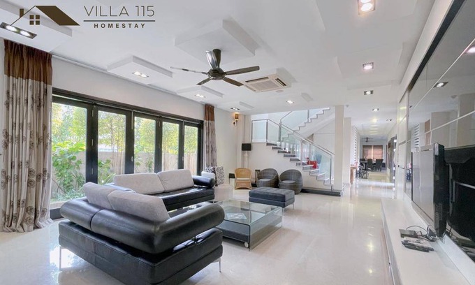 Tanjong Bidara Villa | 420 m² Villa ∙ 6 bedrooms ∙ 18 guests