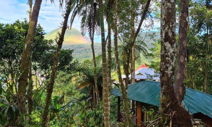 Tomohon Cabin | 45 m² Lodge ∙ 2 bedrooms ∙ 4 guests